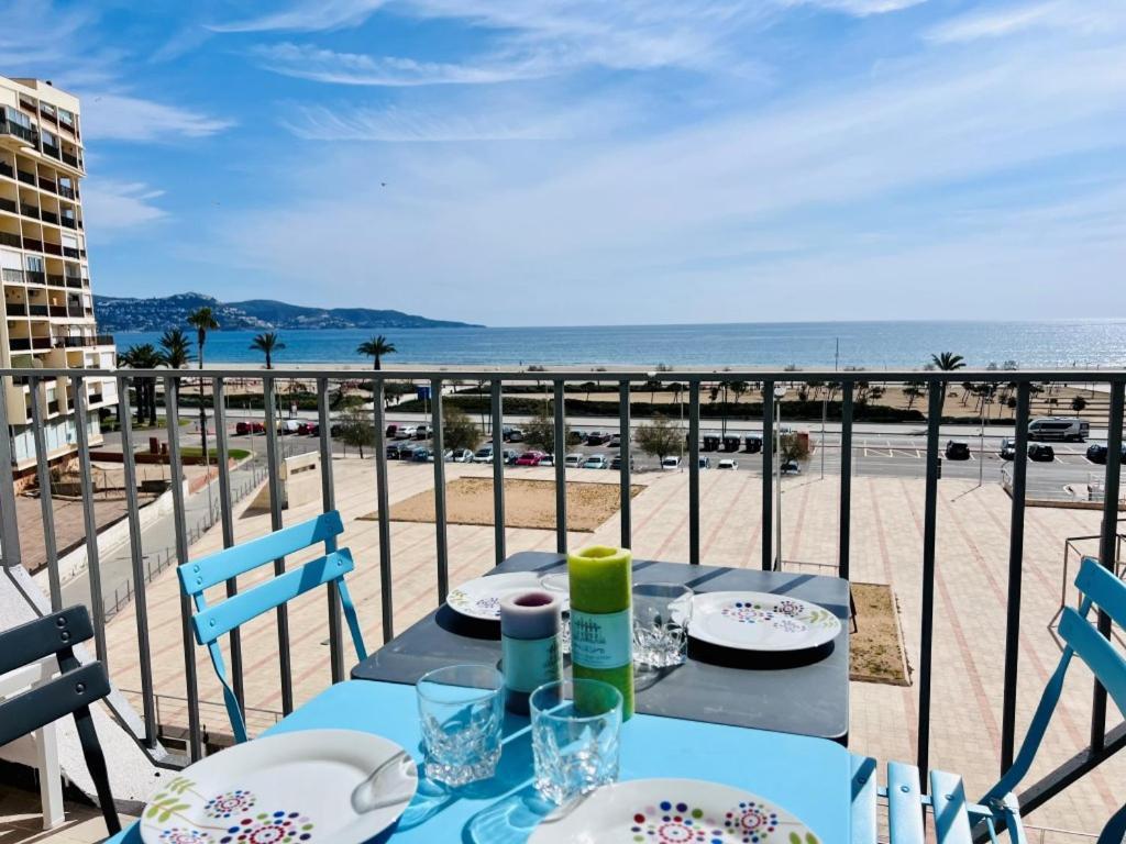 Appartamento SYLVIA 4A - Estudio en primera línea de mar - céntrico - terraza vista mar - playa - wifi Empuriabrava Esterno foto